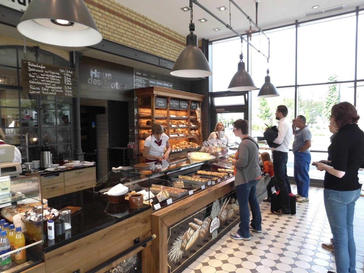 Ein Bahnhof für die Bäckerei Plentz Berlins beste Bäcker